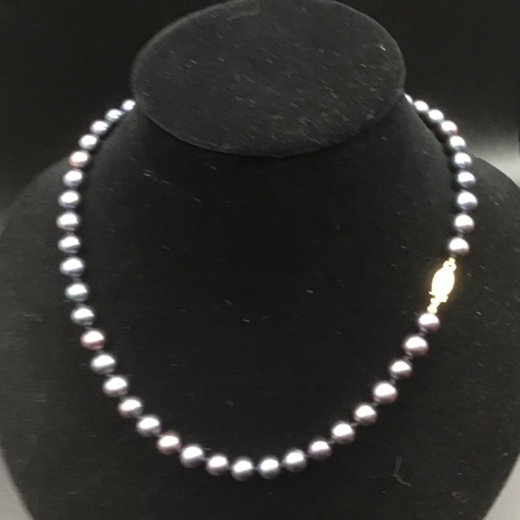 - 14k Solid Gold Yellow clasp Knotted Peacock/Purple Freshwater Pearls Nec… - Picture 4 of 7